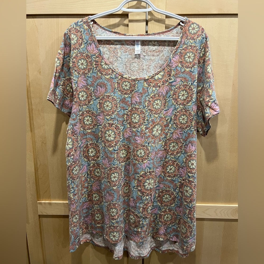 Lularoe Classic Tee
